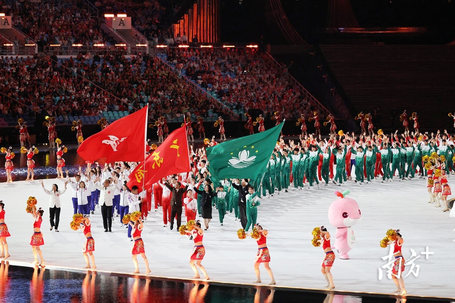 哈登的巅峰数据和实力，当年被低估了，他值得多一个MVP？